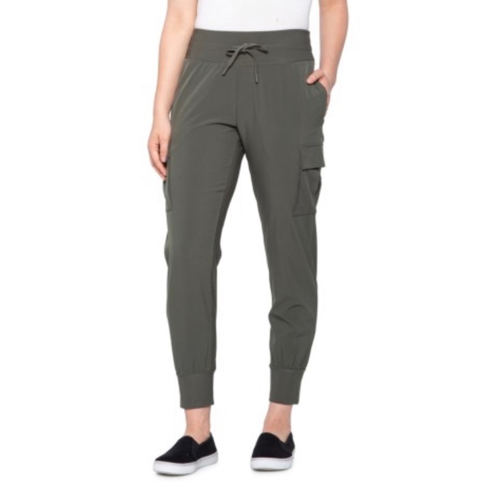 Dark green Mondetta cargo joggers size M with 4.99 shipping